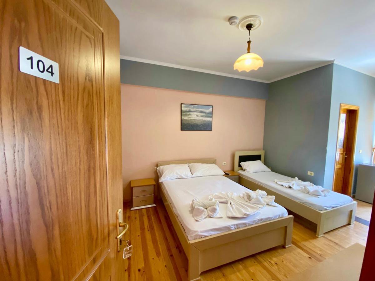 Family Hotel Haruni Ksamil Bagian luar foto