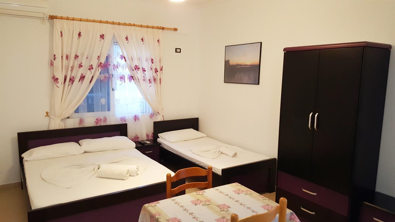 Family Hotel Haruni Ksamil Bagian luar foto