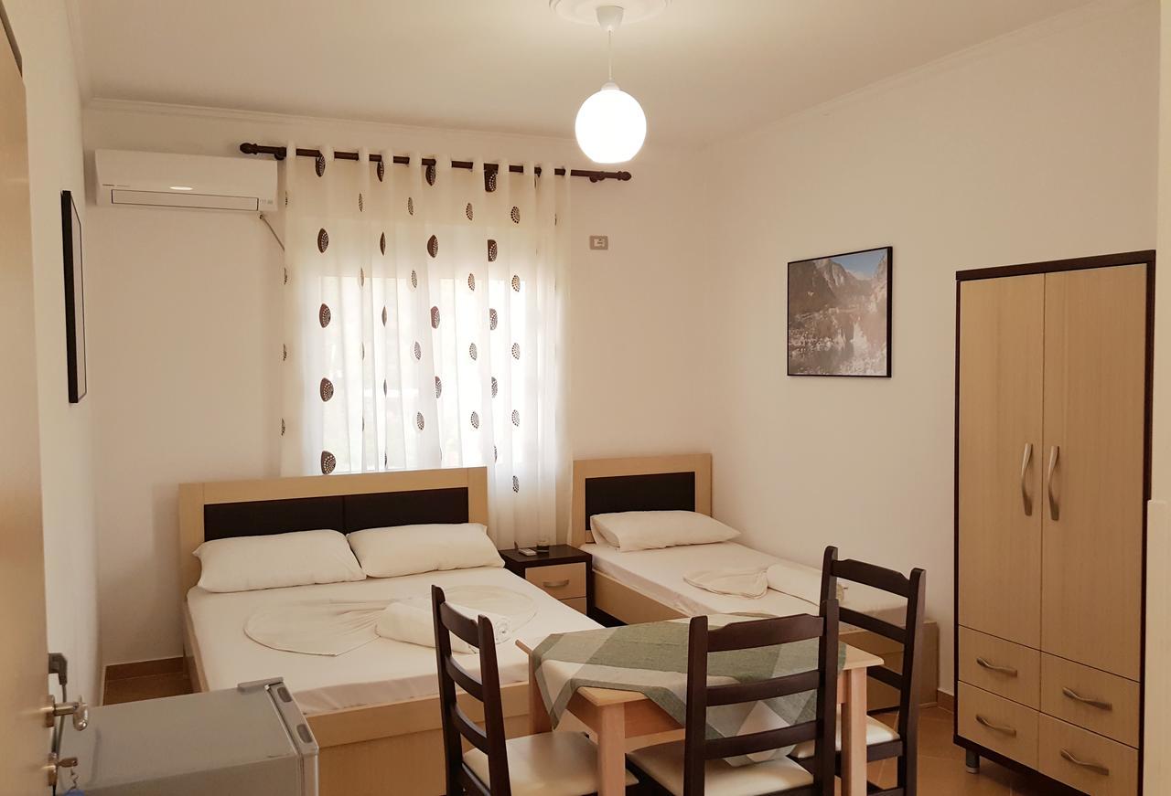 Family Hotel Haruni Ksamil Bagian luar foto