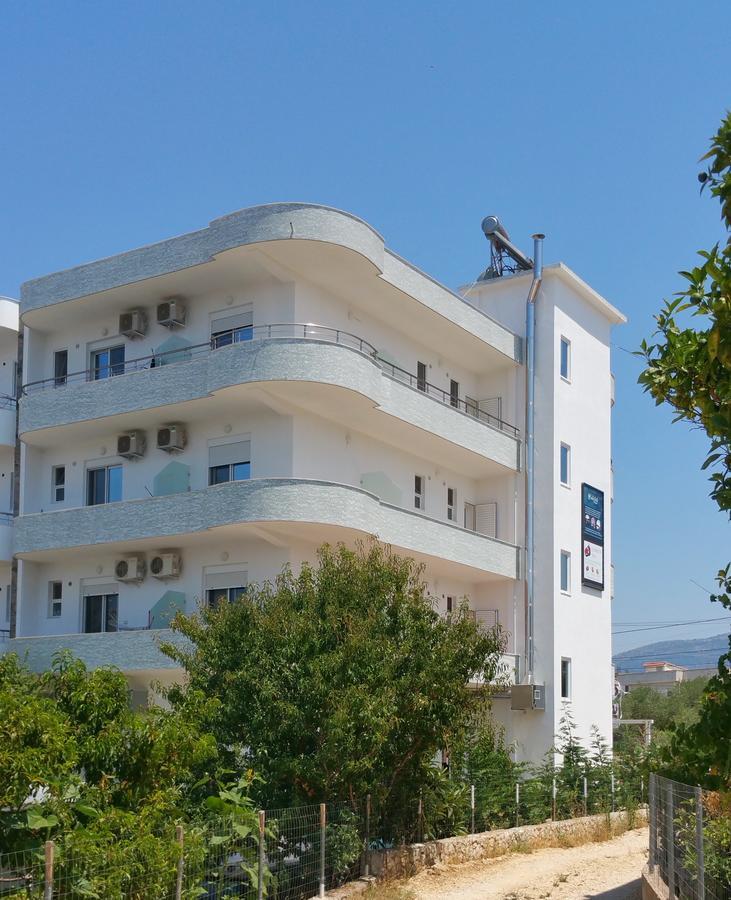 Family Hotel Haruni Ksamil Bagian luar foto